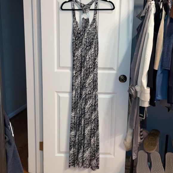 Ethyl Black and White Graphic Print T-Back Halter Maxi Dress, Women’s Size Small - Picture 7 of 8